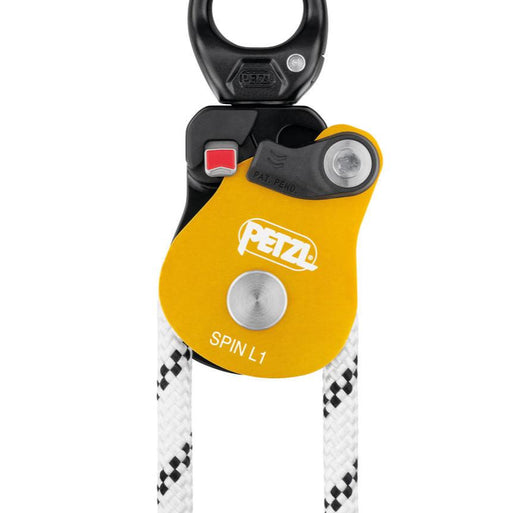 Petzl Spin LT  red mark provides a visual
warning when the moving side
plate is unlocked.