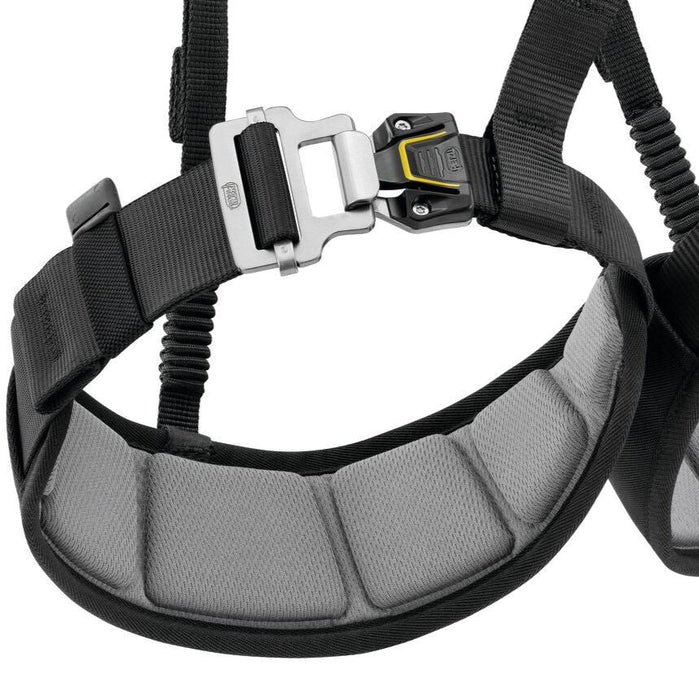 Petzl Falcon Seat Harness Leg loops are equipped with FAST LT buckles for quick and easy adjustment.